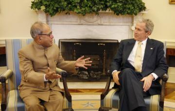 bush meets pranab mukherjee